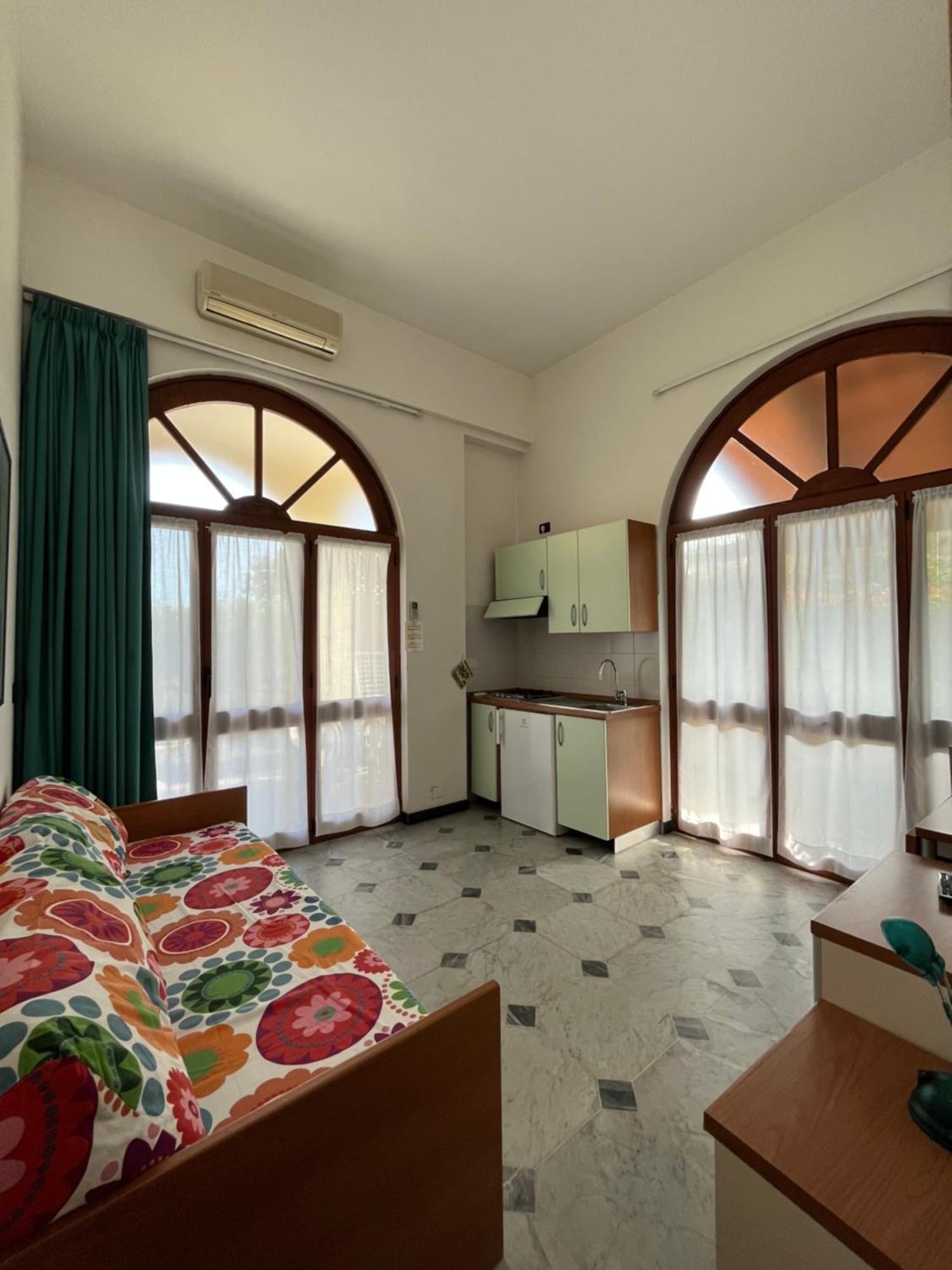 Residence Pian Dei Boschi Pietra Ligure Exterior foto