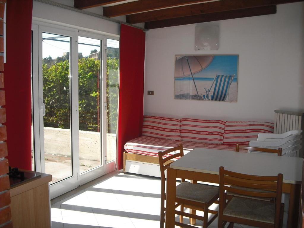 Residence Pian Dei Boschi Pietra Ligure Zimmer foto