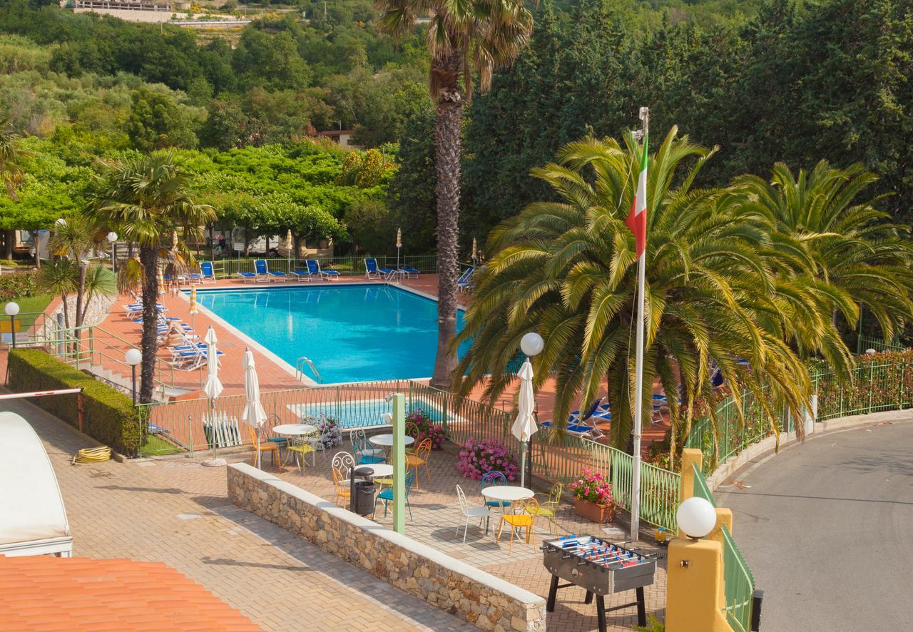 Residence Pian Dei Boschi Pietra Ligure Exterior foto
